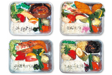 弁当とキッチンのじゃがいも