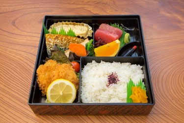 日本料理 魚寅